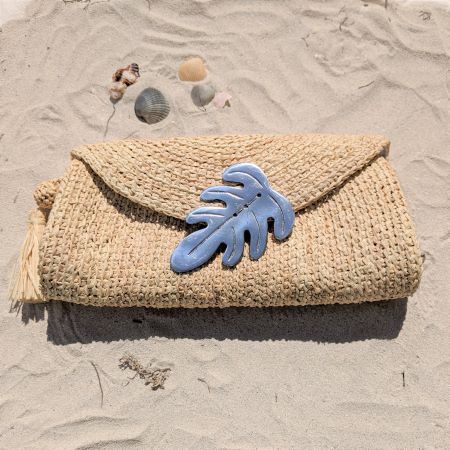 Natural raffia straw clutch | Soava